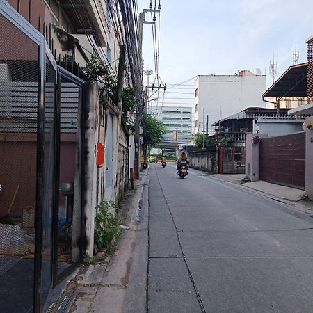 בנגקוק Oyo 75416 Rama3 Sunrise Hostel מראה חיצוני תמונה