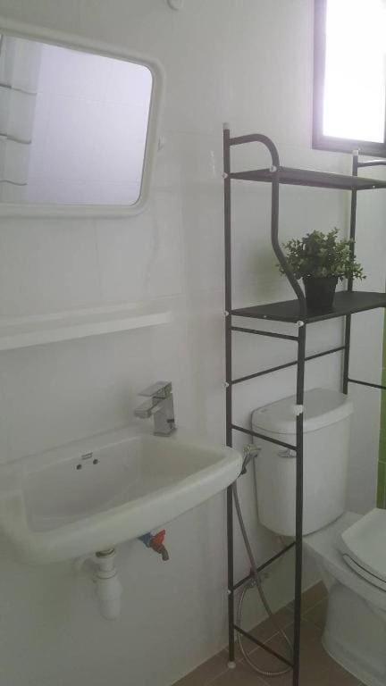 בנגקוק Oyo 75416 Rama3 Sunrise Hostel מראה חיצוני תמונה